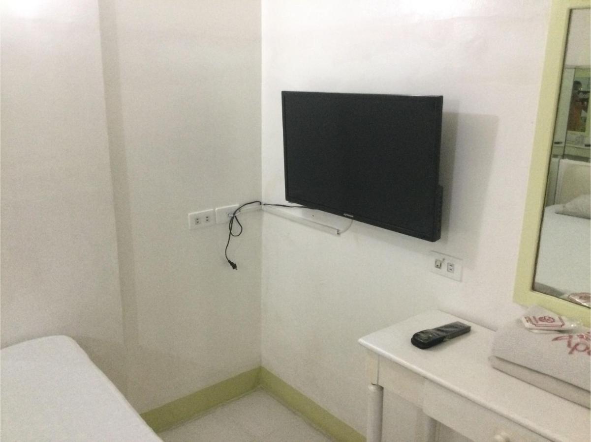 Oyo 817 Vista Apartelle Mandaluyong Kültér fotó